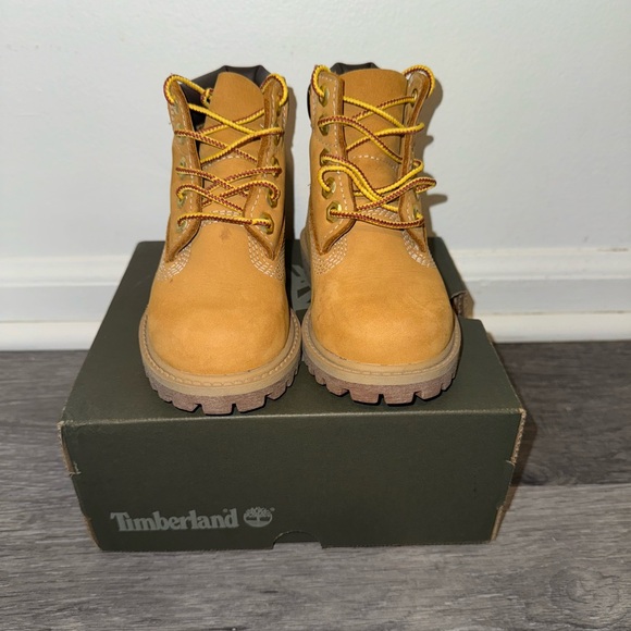SOLD Toddler Timberland Boots 7C - Picture 2 of 7